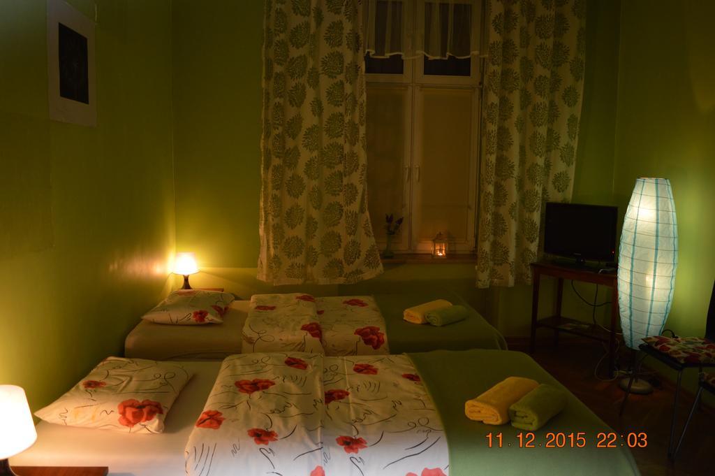 Honey Hostel Краків Номер фото