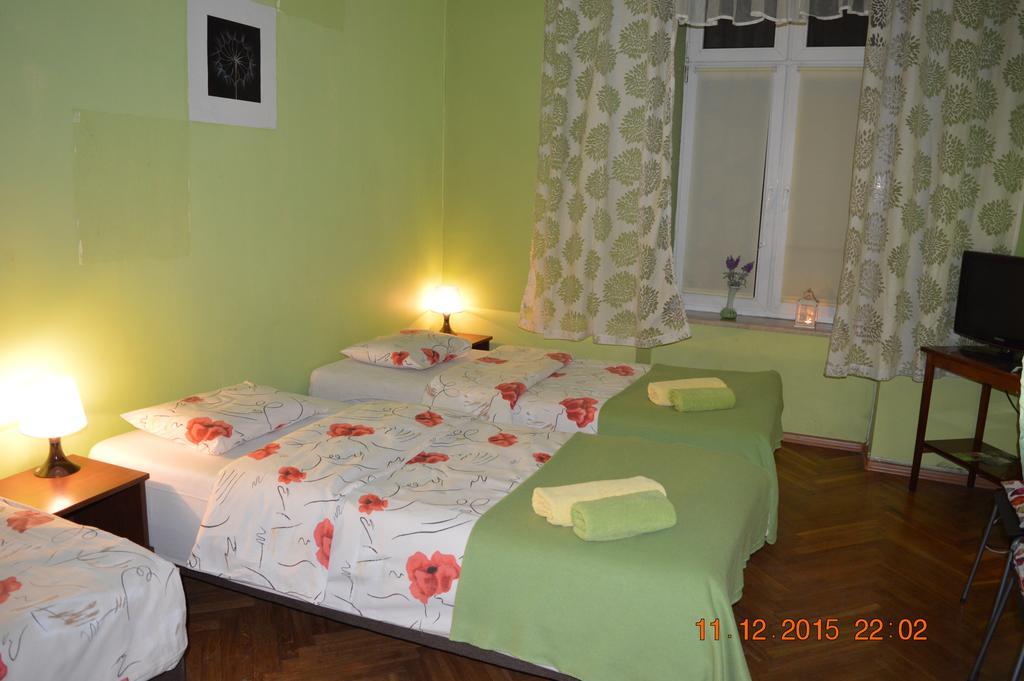 Honey Hostel Краків Номер фото