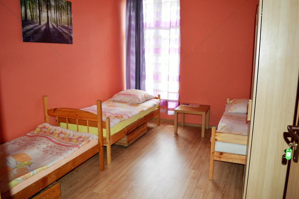 Honey Hostel Краків Номер фото