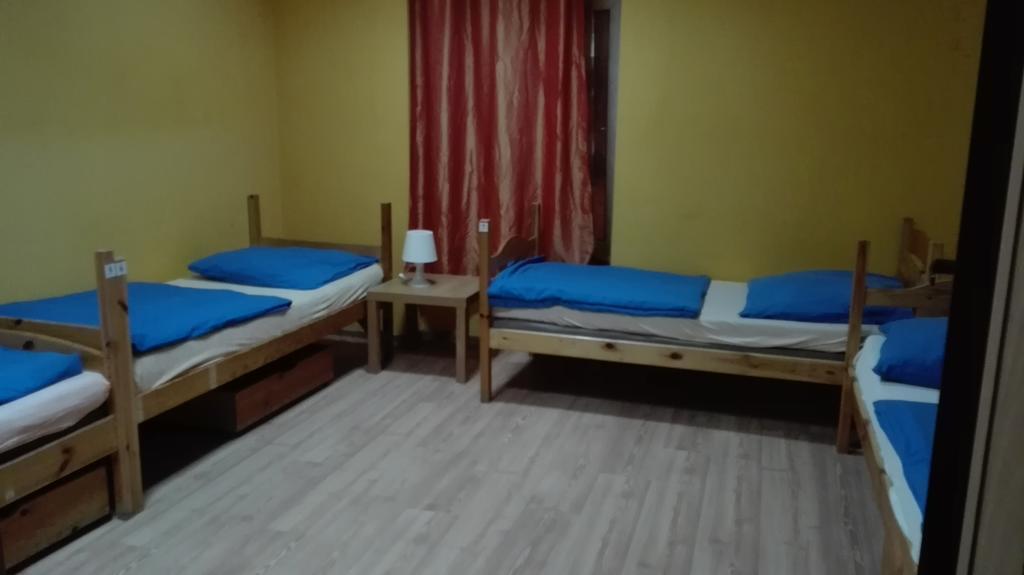 Honey Hostel Краків Екстер'єр фото