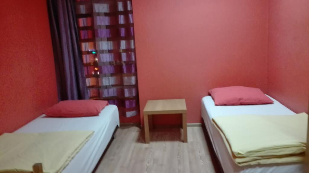 Honey Hostel Краків Екстер'єр фото